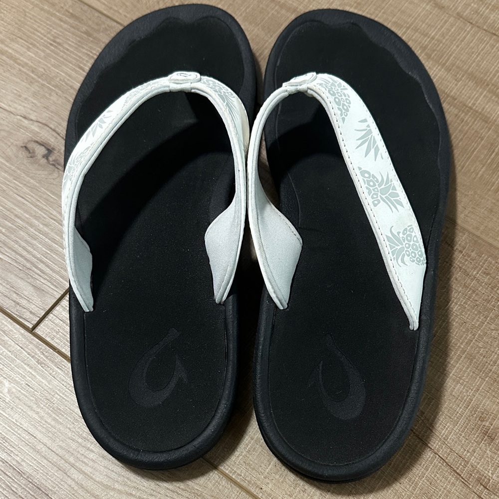 OluKai Women’s Flip Flop Sandals. White with Pineapples - Picture 2 of 10